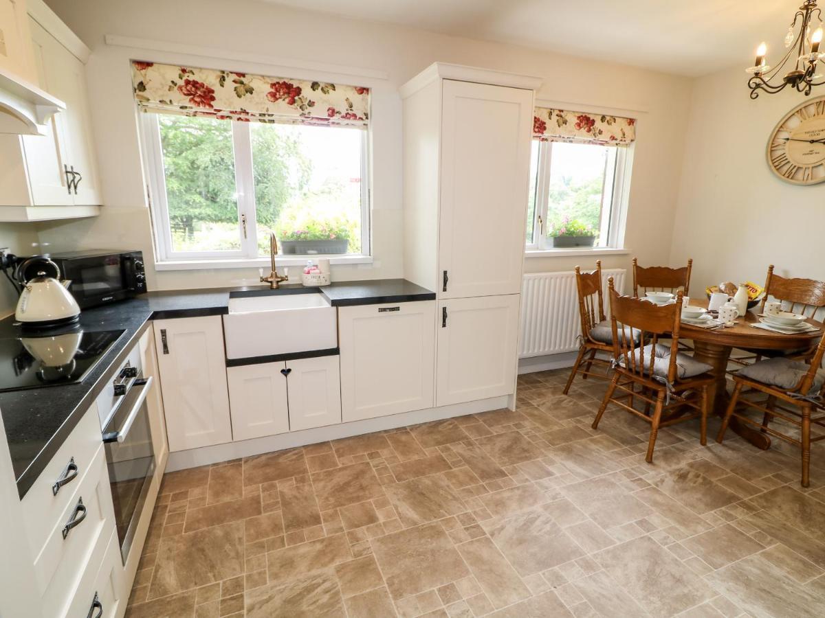 Glebe Farm Cottage Нюри Екстериор снимка